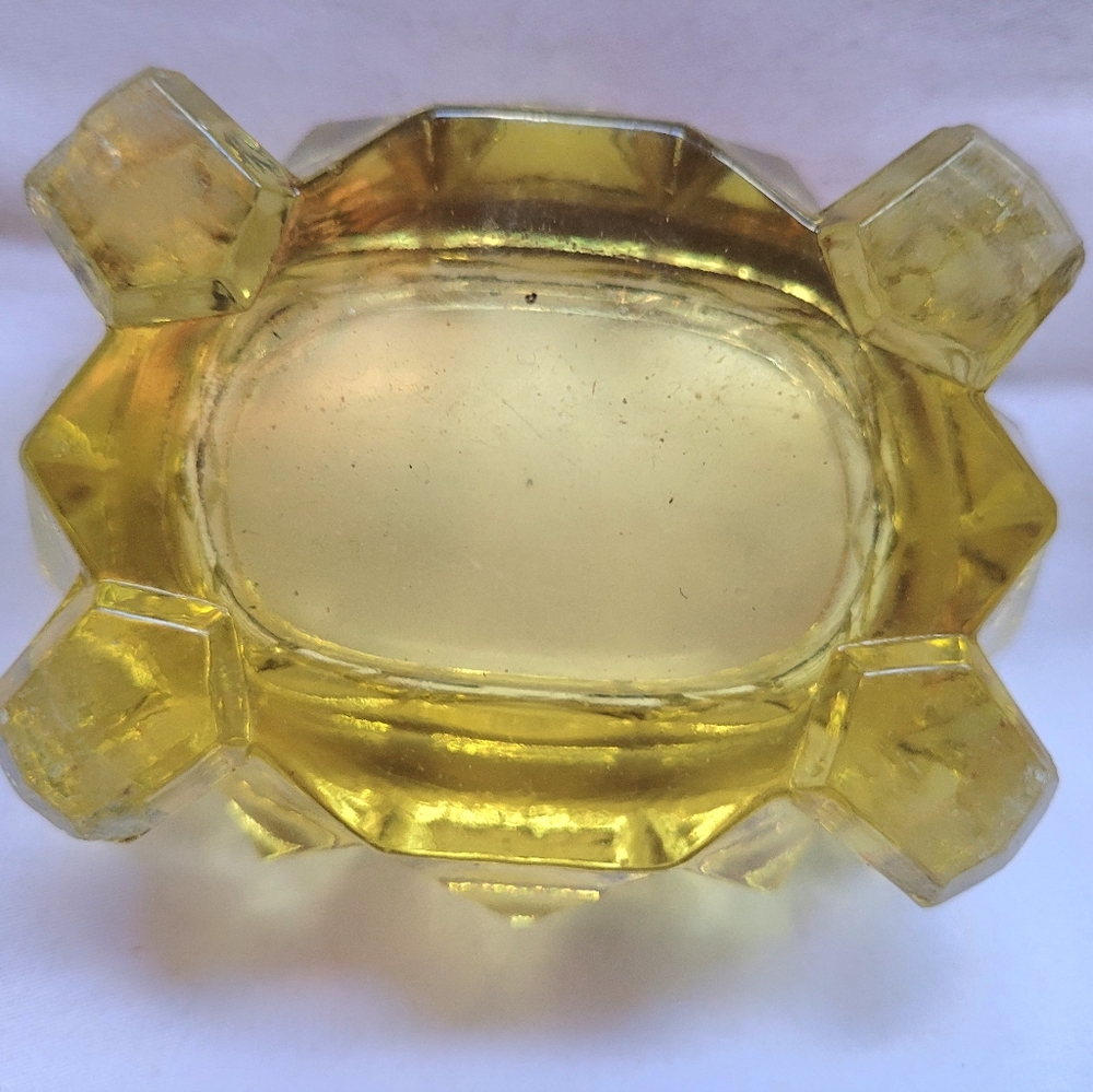 Vintage Elegant Yellow Glass salt Dip Bowls (105) - Picture 4 of 5